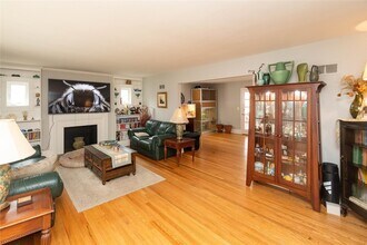 26 Alden Rd in Poughkeepsie, NY - Building Photo - Building Photo