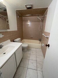 6038 Westchester Park Dr