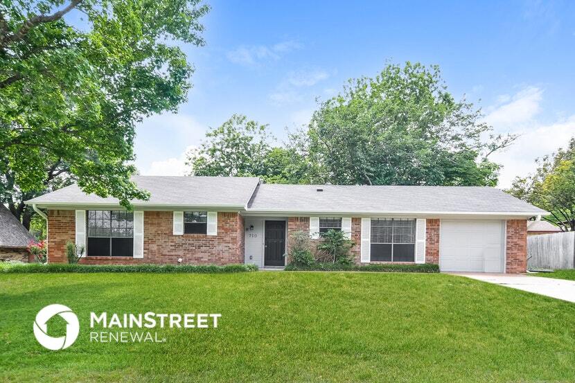 710 Adams Dr in Crandall, TX - Foto de edificio