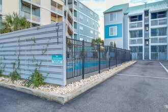 Sea House Villas in North Myrtle Beach, SC - Foto de edificio - Building Photo