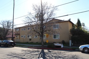 9415 Sylmar Ave in Panorama City, CA - Foto de edificio - Building Photo