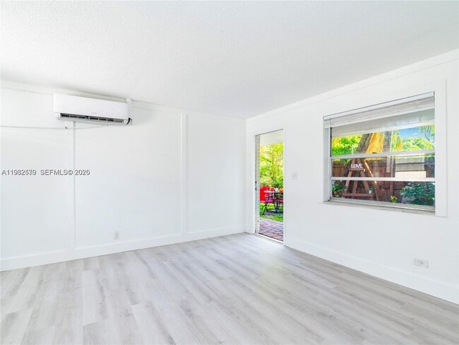 2020 Miami Rd in Fort Lauderdale, FL - Building Photo - Building Photo