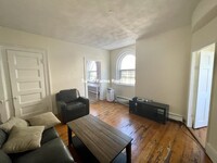 186 Naples Rd, Unit 3 in Brookline, MA - Foto de edificio - Building Photo