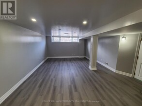 16 Rintella Ct in Toronto, ON - Building Photo - Building Photo