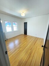 3954 14th Ave S, Unit 2 second floor in Minneapolis, MN - Foto de edificio - Building Photo