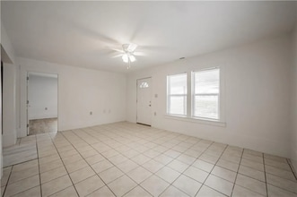 129 W Main St in West Fork, AR - Foto de edificio - Building Photo