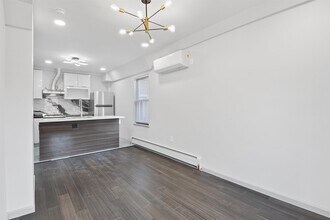 232 1st St in Jersey City, NJ - Building Photo - Building Photo