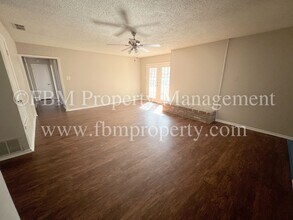 211 Stonegate Dr in Terrell, TX - Building Photo - Building Photo