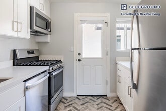 1060 Noel Dr in Menlo Park, CA - Building Photo - Building Photo