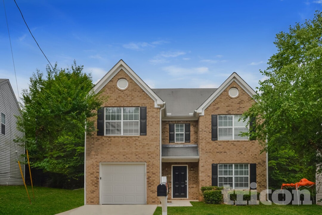 7052 Ravenwood Ln in Stonecrest, GA - Building Photo