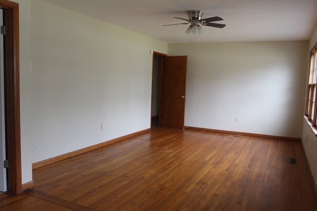 1800 Gillionville Rd in Albany, GA - Building Photo - Building Photo