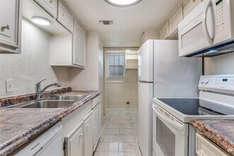 11348 McCree Rd in Dallas, TX - Building Photo - Building Photo