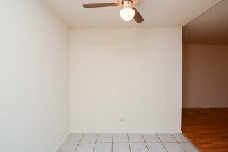 3825 N Pine Grove Ave in Chicago, IL - Building Photo - Building Photo