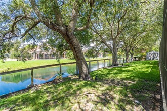 16320 SW 77th Ave in Palmetto Bay, FL - Building Photo - Building Photo