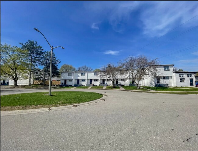 Sunnydale Towns in Waterloo, ON - Building Photo - Building Photo