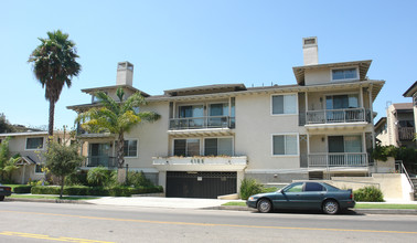 4105 Tujunga Ave in Studio City, CA - Foto de edificio - Building Photo