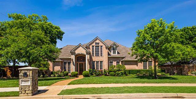 901 Canterbury Ln in Keller, TX - Building Photo