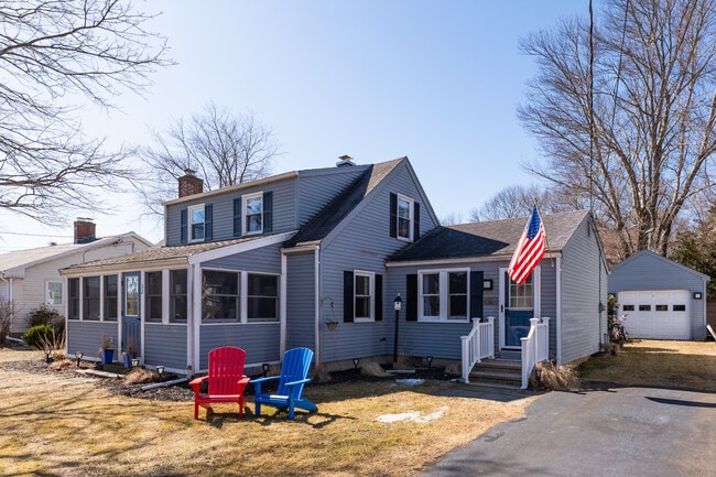 32 Bassett Ln in Madison, CT - Building Photo - Building Photo