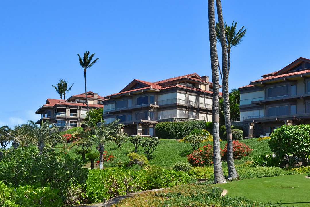 Wailea Point Village in Kihei, HI - Building Photo