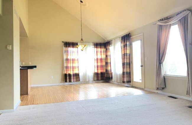 4838 Sycamore Dr in Ypsilanti, MI - Building Photo - Building Photo