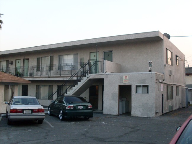 Frederic Place in Burbank, CA - Building Photo - Building Photo