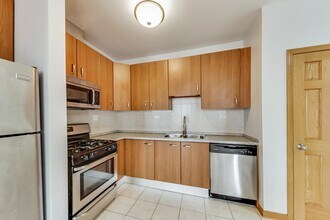 2032 W Division St in Chicago, IL - Building Photo - Building Photo