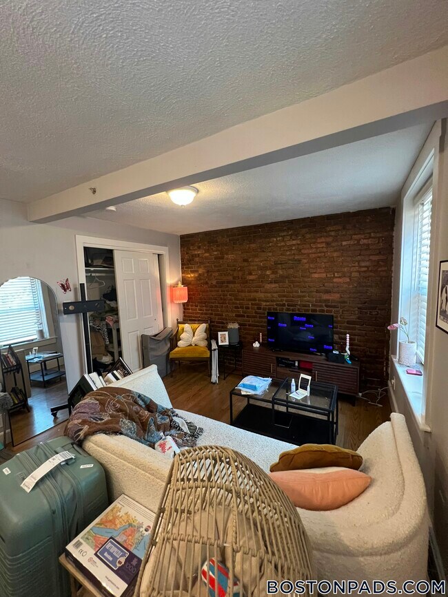 90 Warrenton St
