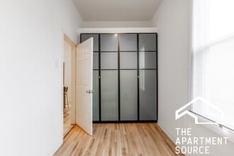 2554 W Cortland St, Unit 1f in Chicago, IL - Foto de edificio - Building Photo