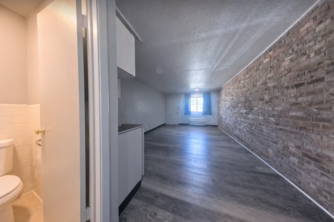 401 Northeast Ave in Columbus, KS - Building Photo - Building Photo