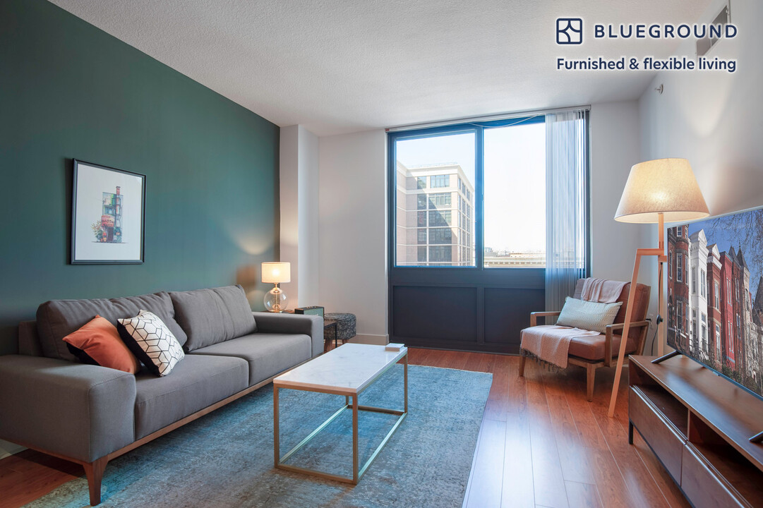 425 L St NW in Washington, DC - Building Photo
