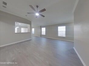 76384 Deerwood Dr in Yulee, FL - Foto de edificio - Building Photo