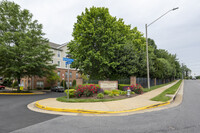 The Pavillion in Falls Church, VA - Foto de edificio - Building Photo