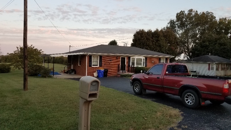3 miles from square off Byp in Franklin, KY - Building Photo