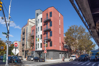 68 N Henry St in Brooklyn, NY - Building Photo - Building Photo