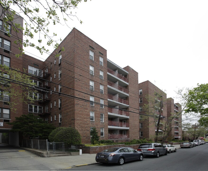 Tennyson in Forest Hills, NY - Building Photo