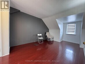 121 Bishop Ave in Toronto, ON - Building Photo - Building Photo