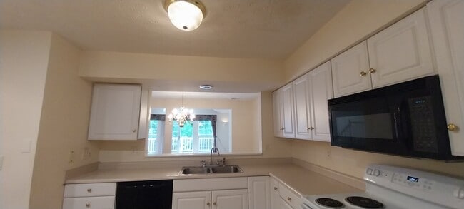 property at 3912 Vineyard Green Dr