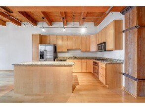 607 Washington Ave S-Unit -302 in Minneapolis, MN - Foto de edificio - Building Photo