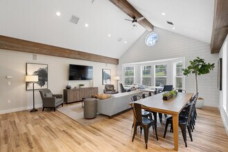 Oriel Apartments in Portland, OR - Foto de edificio - Building Photo