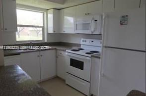 2021 NW 59th Terrace in Lauderhill, FL - Building Photo - Building Photo