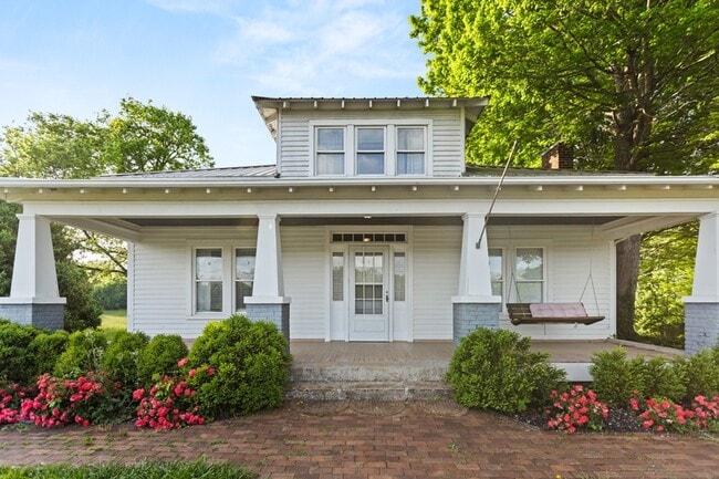 property at 1542 Boyds Creek Hwy