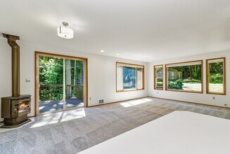 2414 Newberg Rd in Snohomish, WA - Building Photo - Building Photo