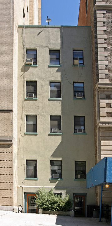 143 E 35th St in New York, NY - Foto de edificio