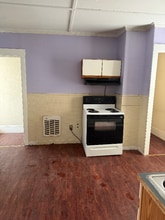 12 Pine St in Rochester, NH - Foto de edificio - Building Photo