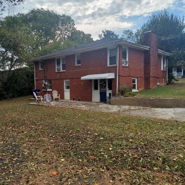 property at 450 Highland Ave NW