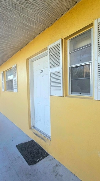 property at 1505 Crescent Cir