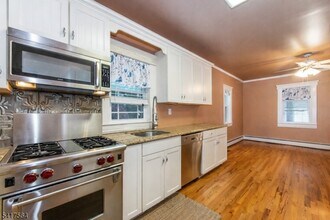 154 Roseland Ave in Caldwell, NJ - Building Photo - Building Photo