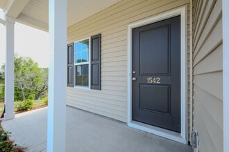 1542 Alvin Pond Dr in Greer, SC - Building Photo - Building Photo