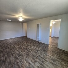 541 Cardenas Dr SE in Albuquerque, NM - Building Photo - Building Photo