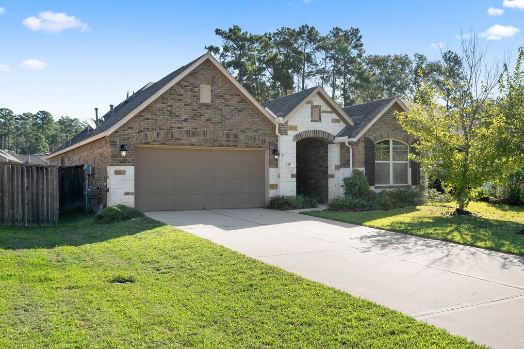 2811 Ridgecliff Ct in Conroe, TX - Building Photo